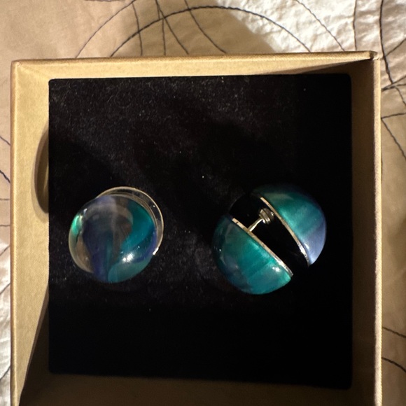 Elegant Blue and Green Cufflinks - Picture 1 of 2